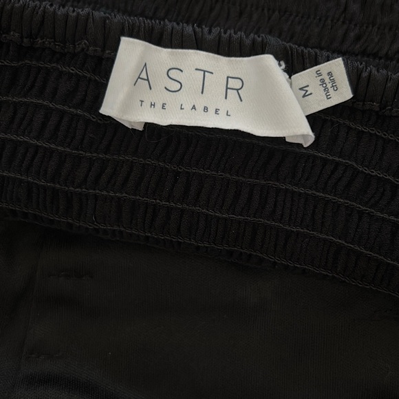 ASTR Elegant Black Strapless Top Size M - Picture 7 of 7